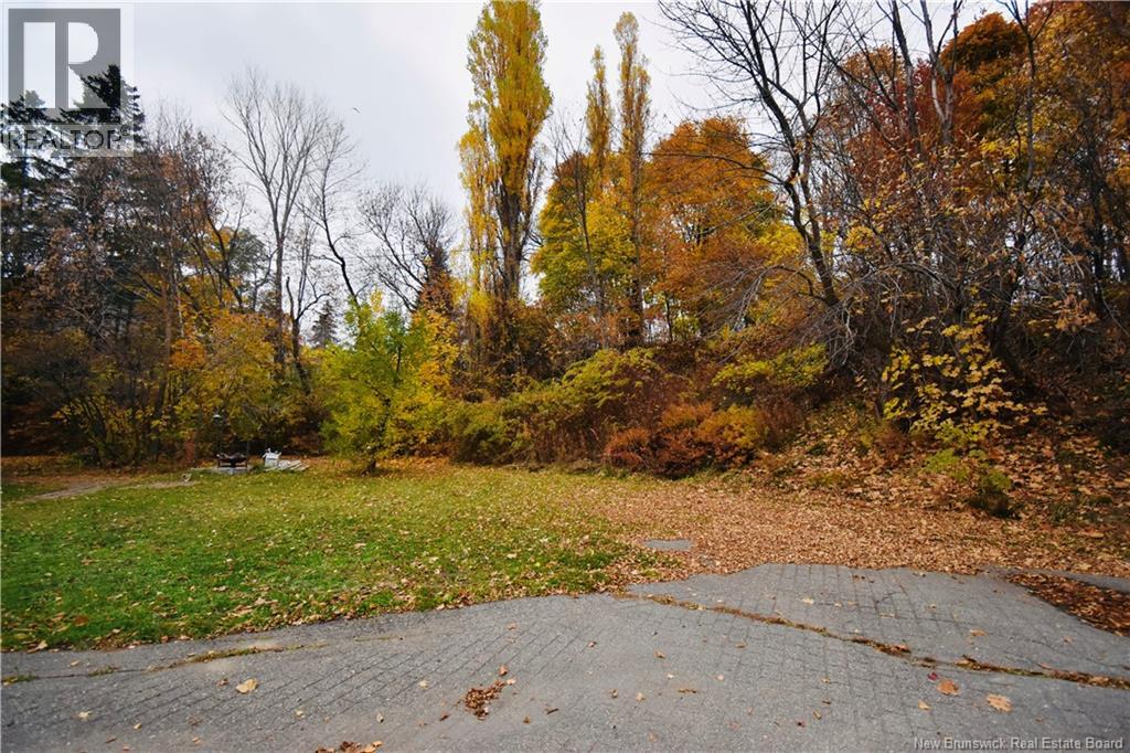 775 Murray Avenue, Bathurst, New Brunswick  E2A 1V3 - Photo 44 - NB126065