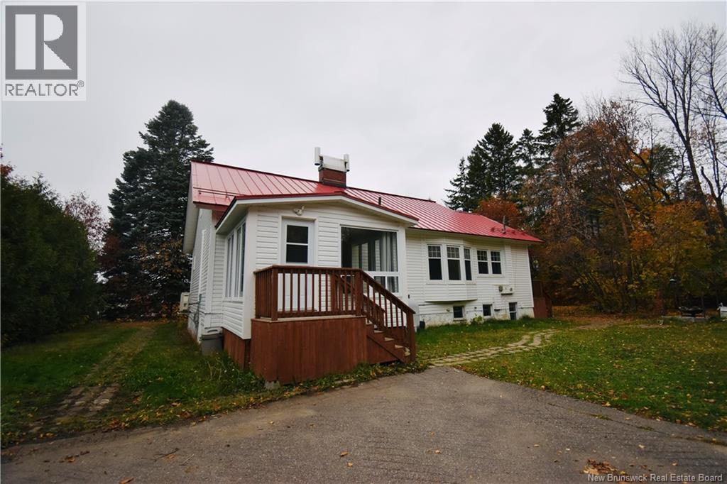 775 Murray Avenue, Bathurst, New Brunswick  E2A 1V3 - Photo 41 - NB126065