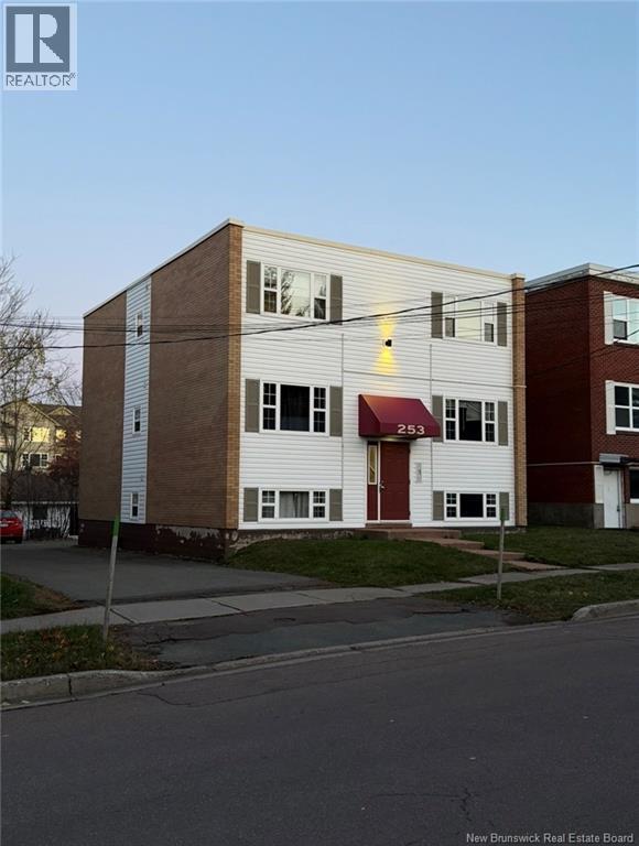 253 West Lane, Moncton, New Brunswick  E1C 6V5 - Photo 4 - NB130203