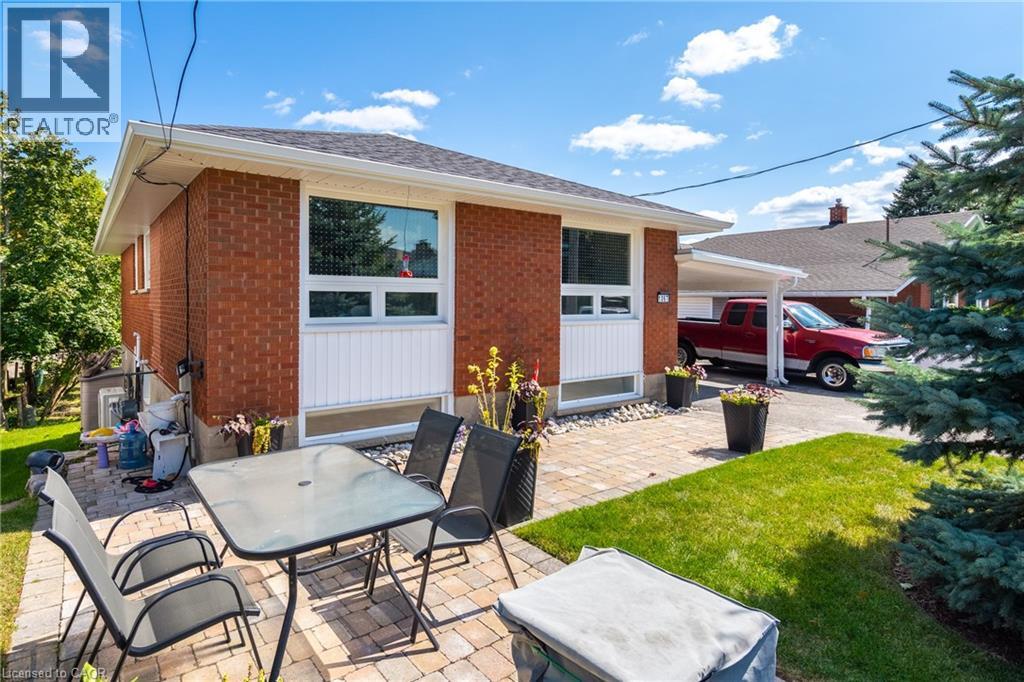 1067 Bernhardt Street, Cambridge, Ontario  N3H 2X9 - Photo 2 - 40785667