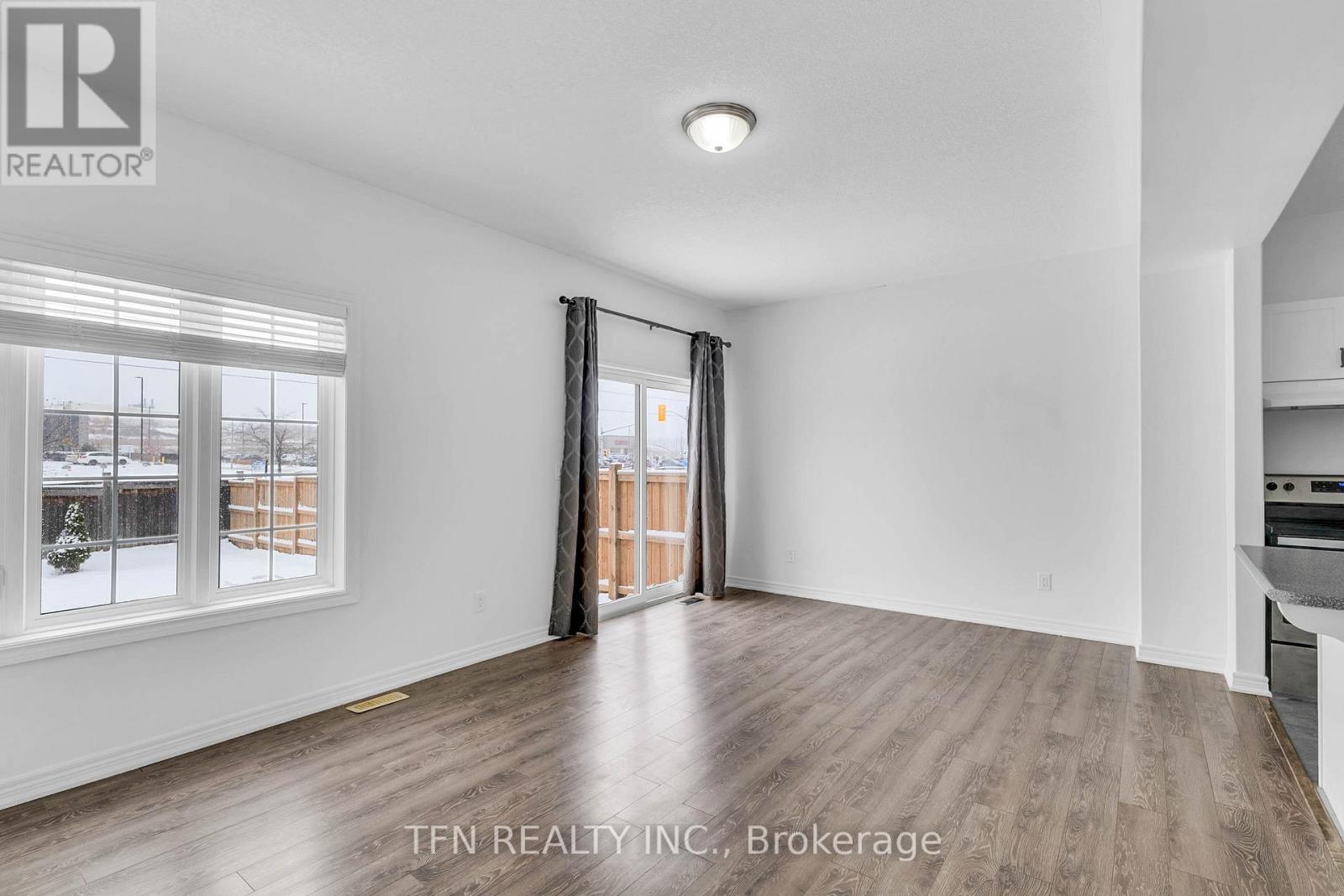 9 Isabella Drive, Orillia, Ontario  L3V 0E2 - Photo 7 - S12537844