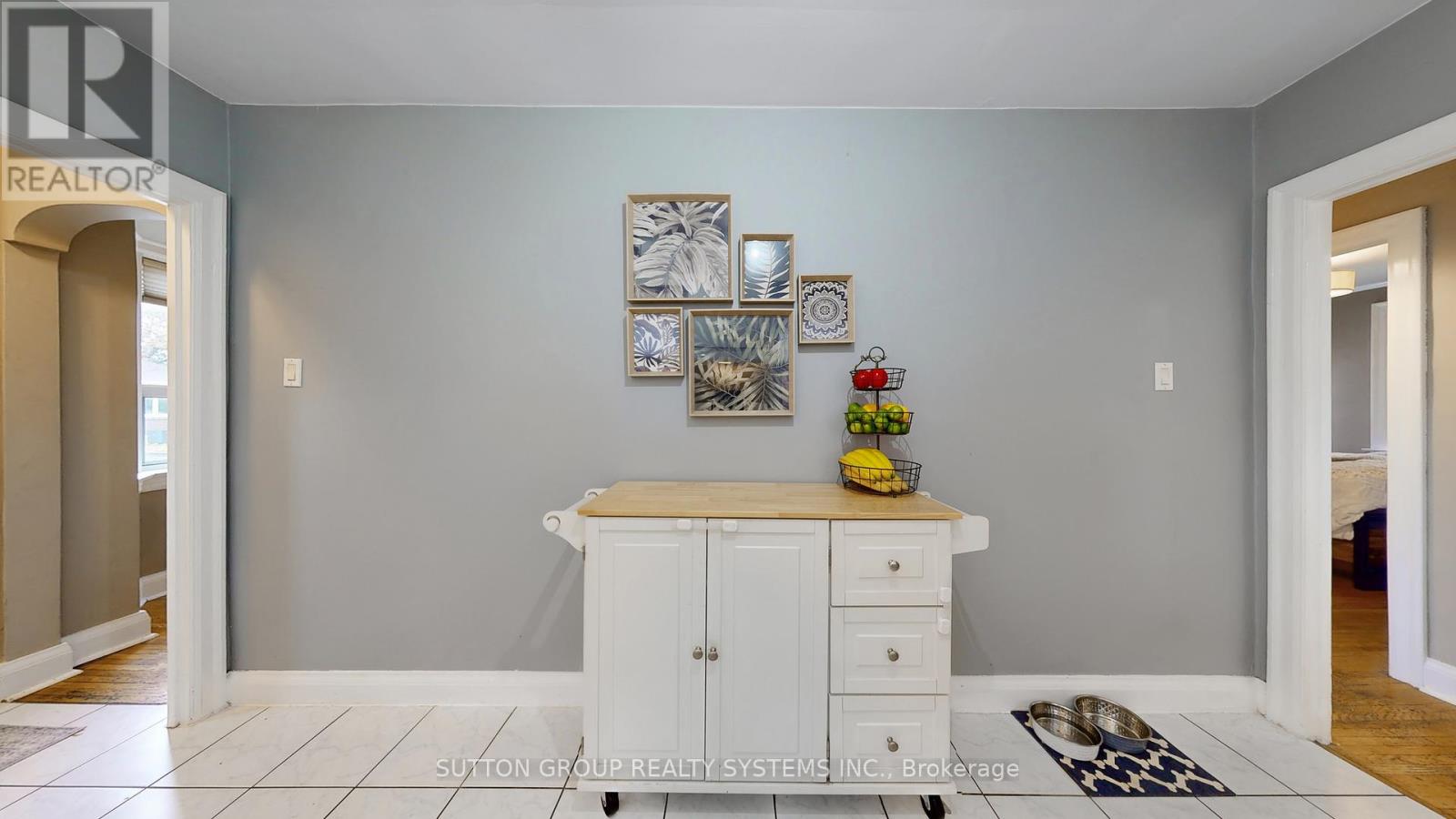 51 Juliet Crescent, Toronto, Ontario  M6M 1N5 - Photo 10 - W12550096