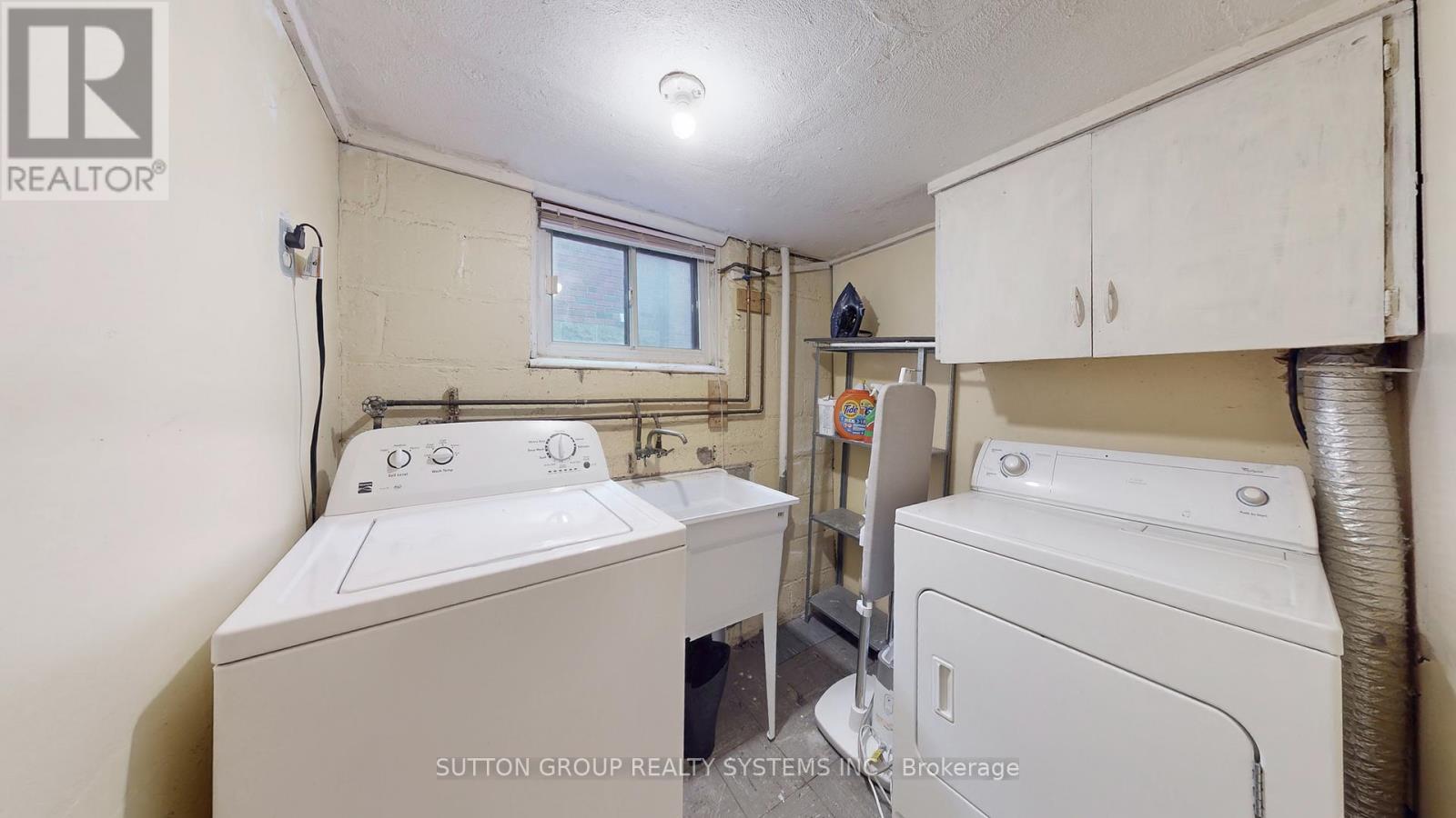 51 Juliet Crescent, Toronto, Ontario  M6M 1N5 - Photo 24 - W12550096