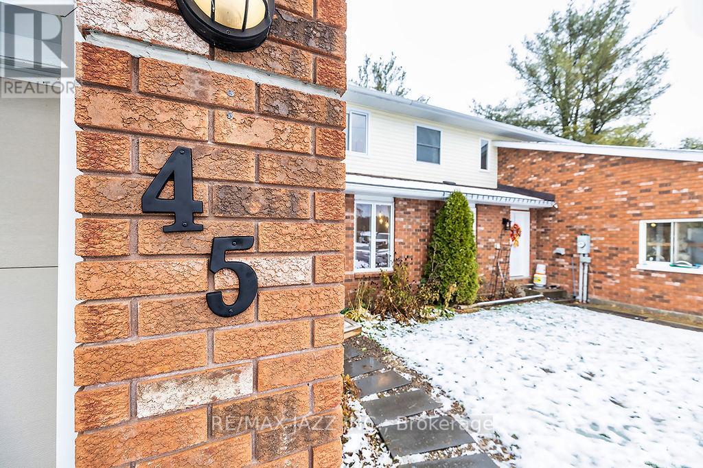 45 Milton Street, Bracebridge, Ontario P1L 1G9 - Photo 3 - X12550324