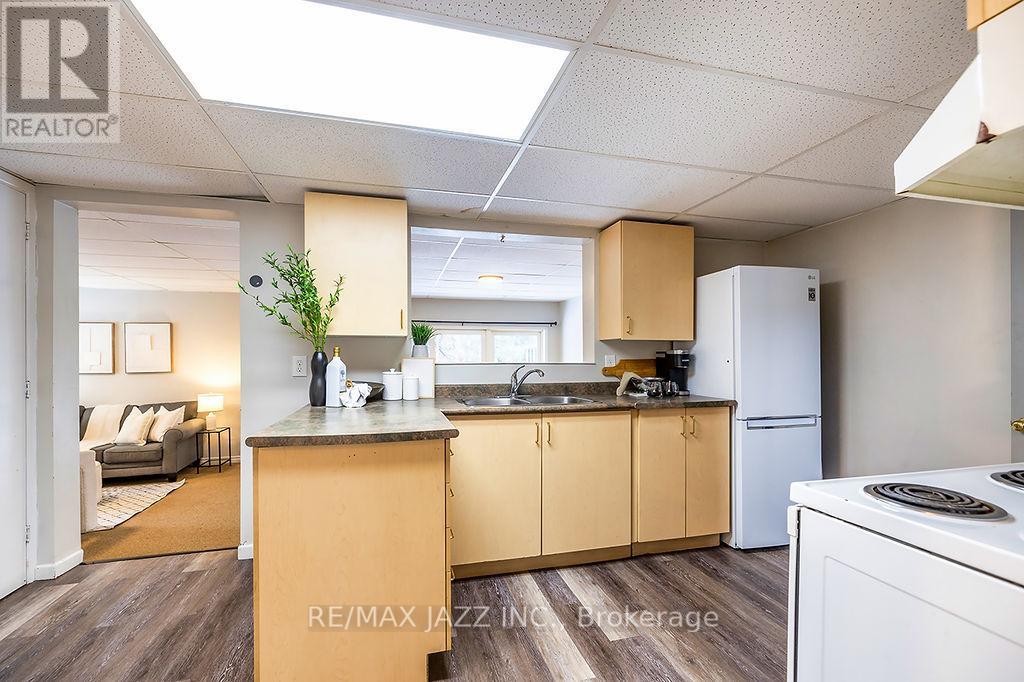 45 Milton Street, Bracebridge, Ontario P1L 1G9 - Photo 33 - X12550324