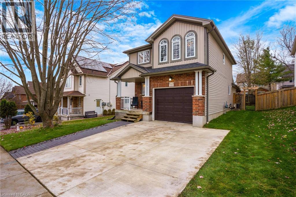 755 Butternut Avenue, Waterloo, Ontario  N2V 2M3 - Photo 2 - 40788131