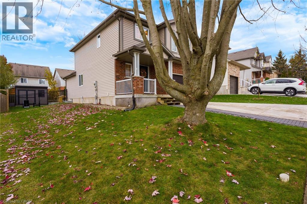 755 Butternut Avenue, Waterloo, Ontario  N2V 2M3 - Photo 3 - 40788131