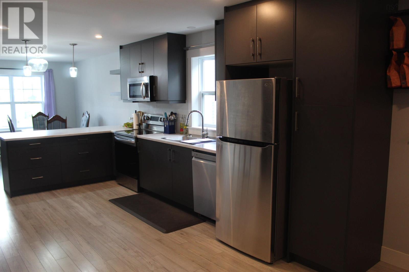 Property at 20 Trout Run image 3