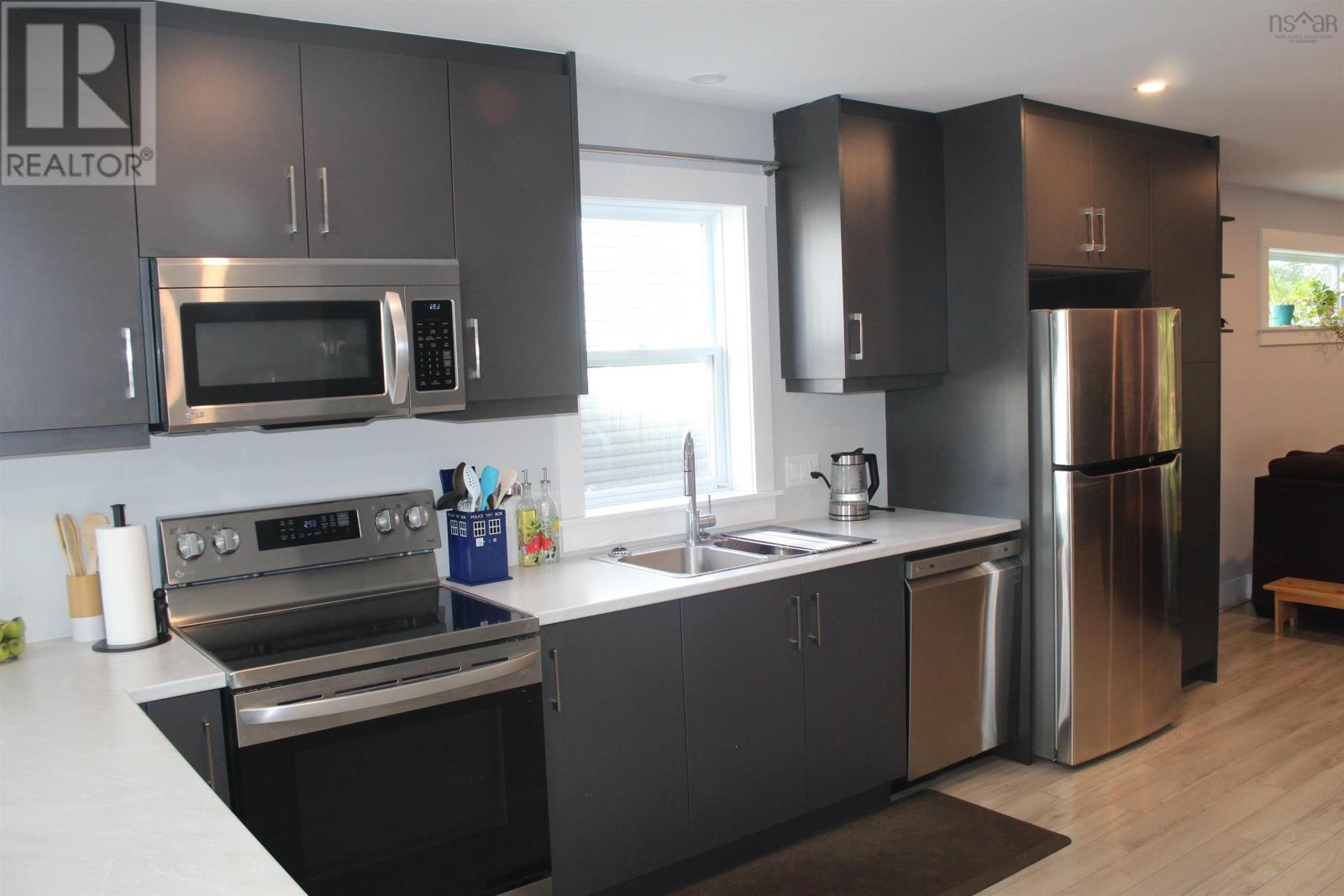 Property at 20 Trout Run image 4