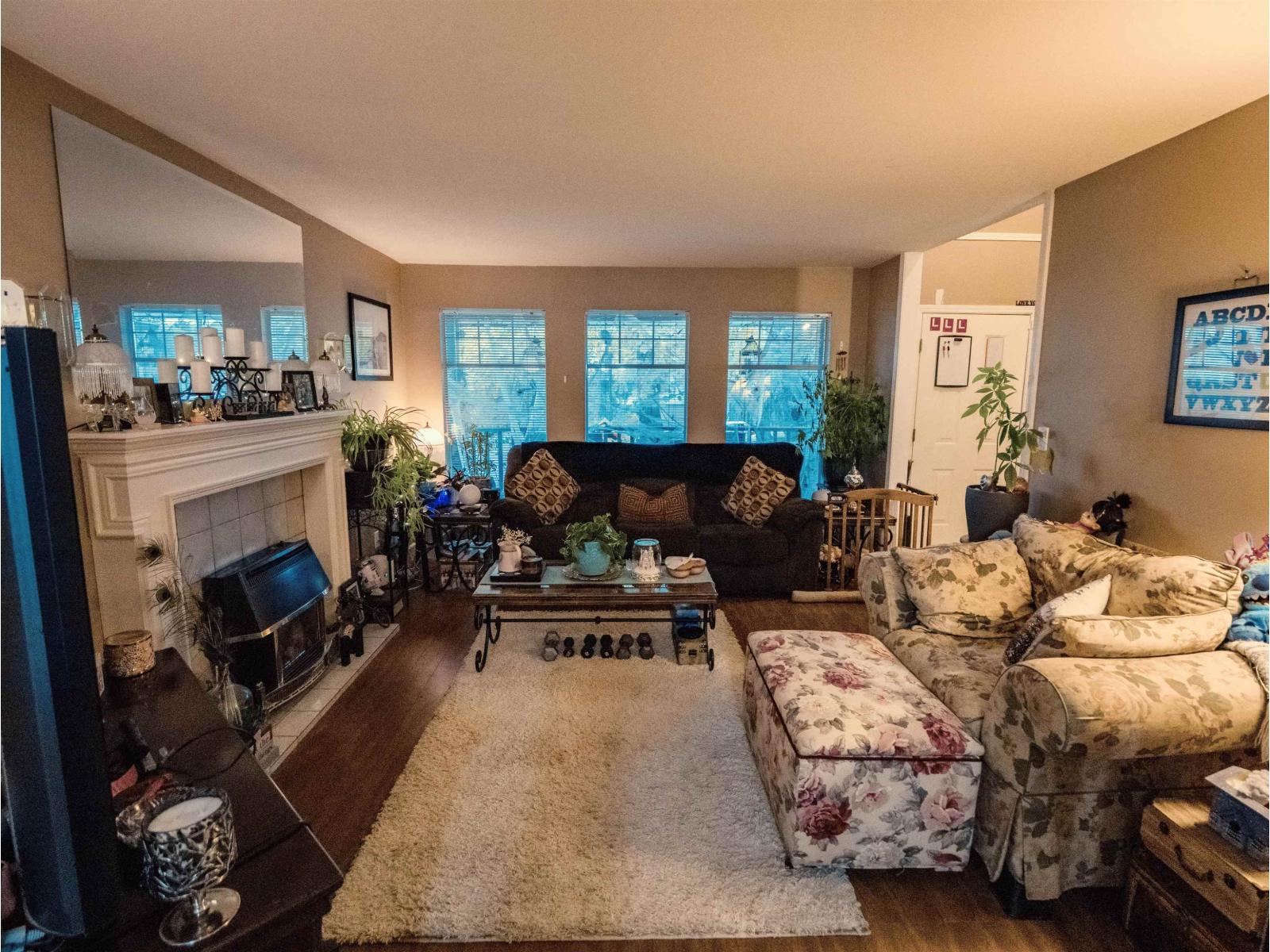 18961 60b Avenue, Surrey, British Columbia  V3S 8A4 - Photo 2 - R3062504