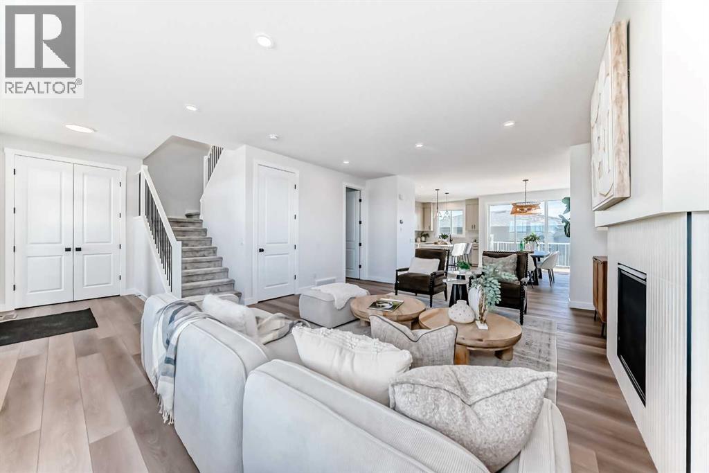 211 Perch Bend, Rural Rocky View County, Alberta  T3Z 0J9 - Photo 6 - A2250129