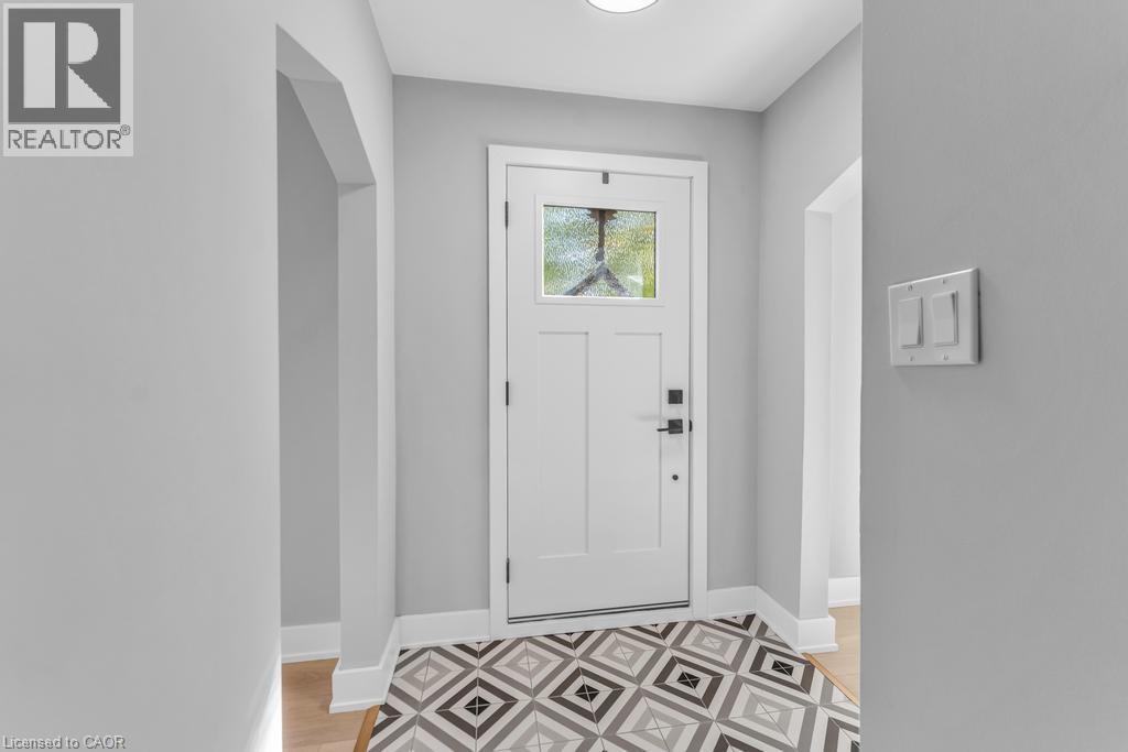 9 Elaine Court, Hamilton, Ontario  L8K 3S2 - Photo 18 - 40781559