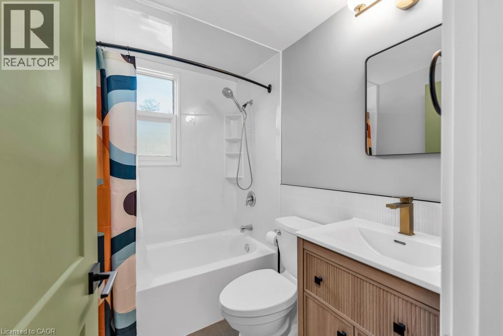 9 Elaine Court, Hamilton, Ontario  L8K 3S2 - Photo 9 - 40781559