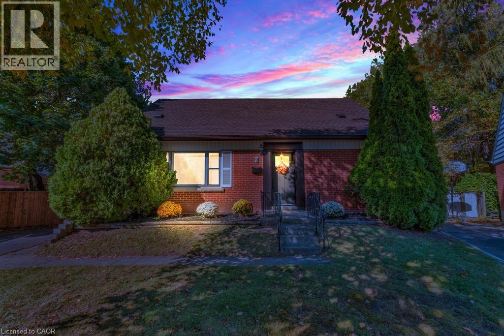 9 Elaine Court, Hamilton, Ontario  L8K 3S2 - Photo 2 - 40781559