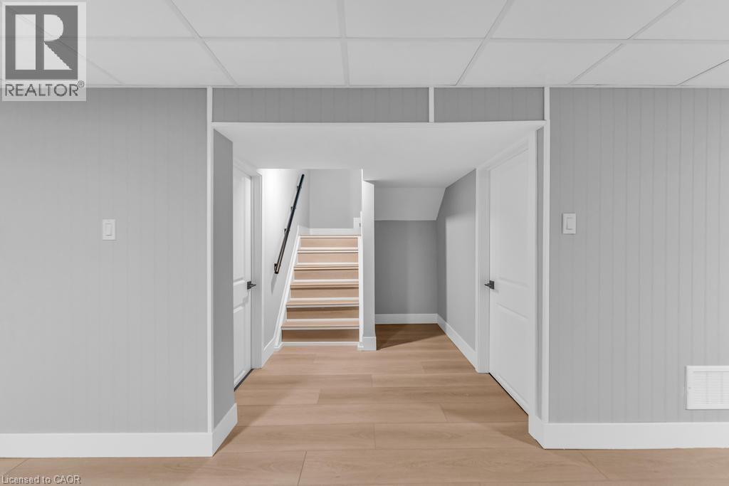 9 Elaine Court, Hamilton, Ontario  L8K 3S2 - Photo 35 - 40781559