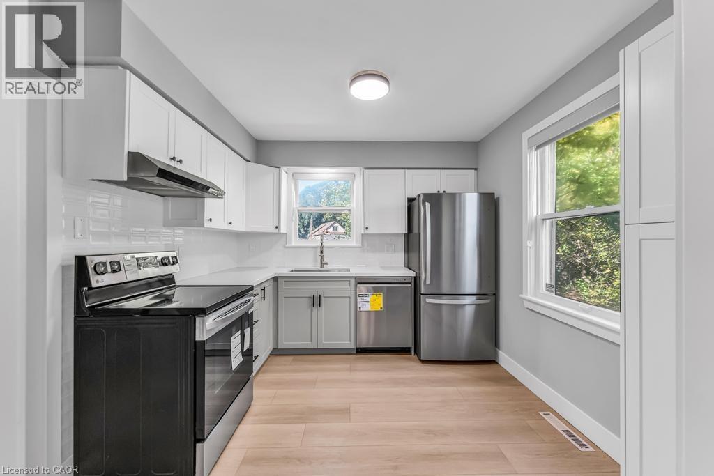 9 Elaine Court, Hamilton, Ontario  L8K 3S2 - Photo 8 - 40781559