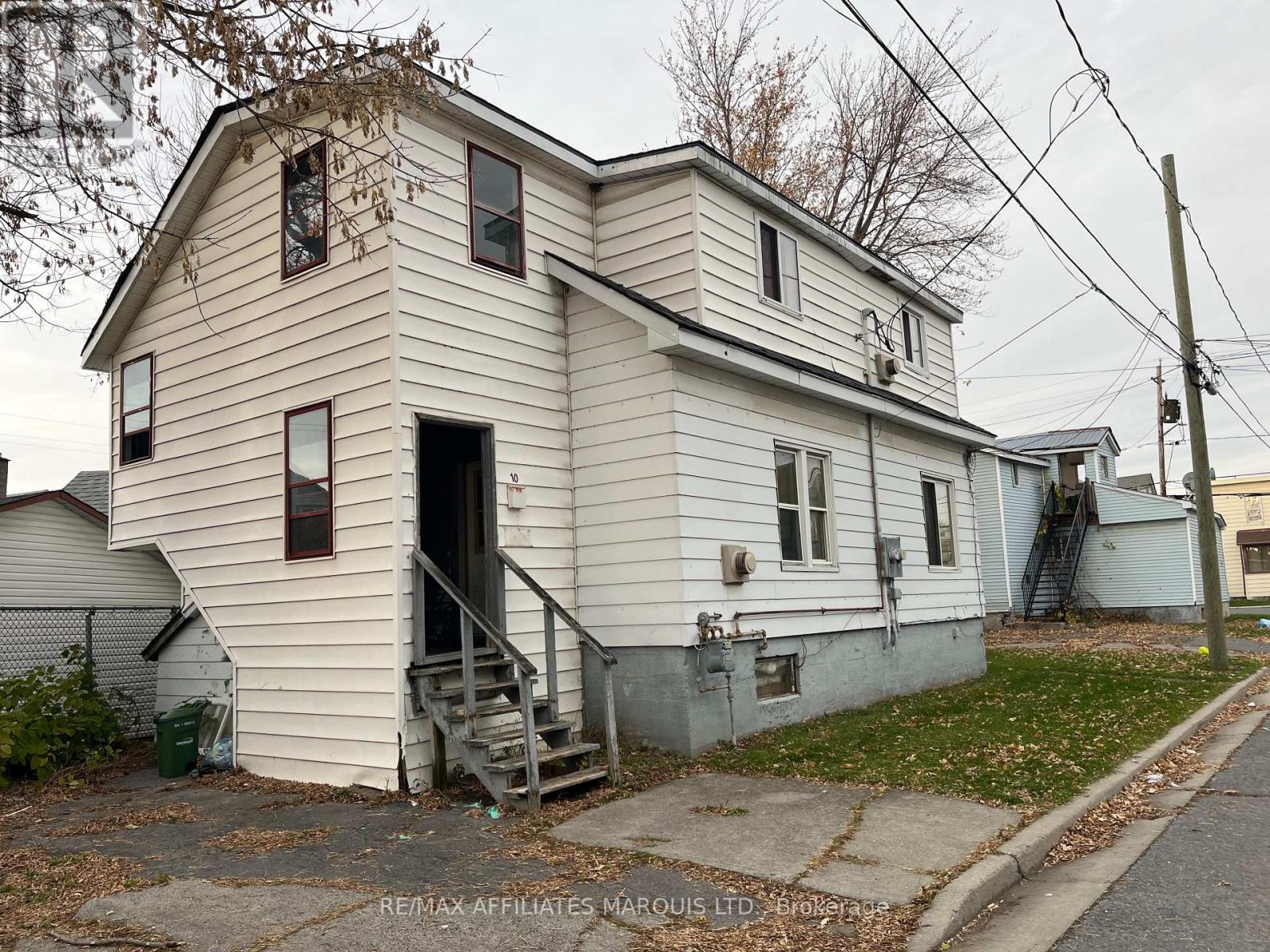 4-8-10-15 Lennox Lane W, Cornwall, Ontario K6H 4G1 - Photo 2 - X12550530