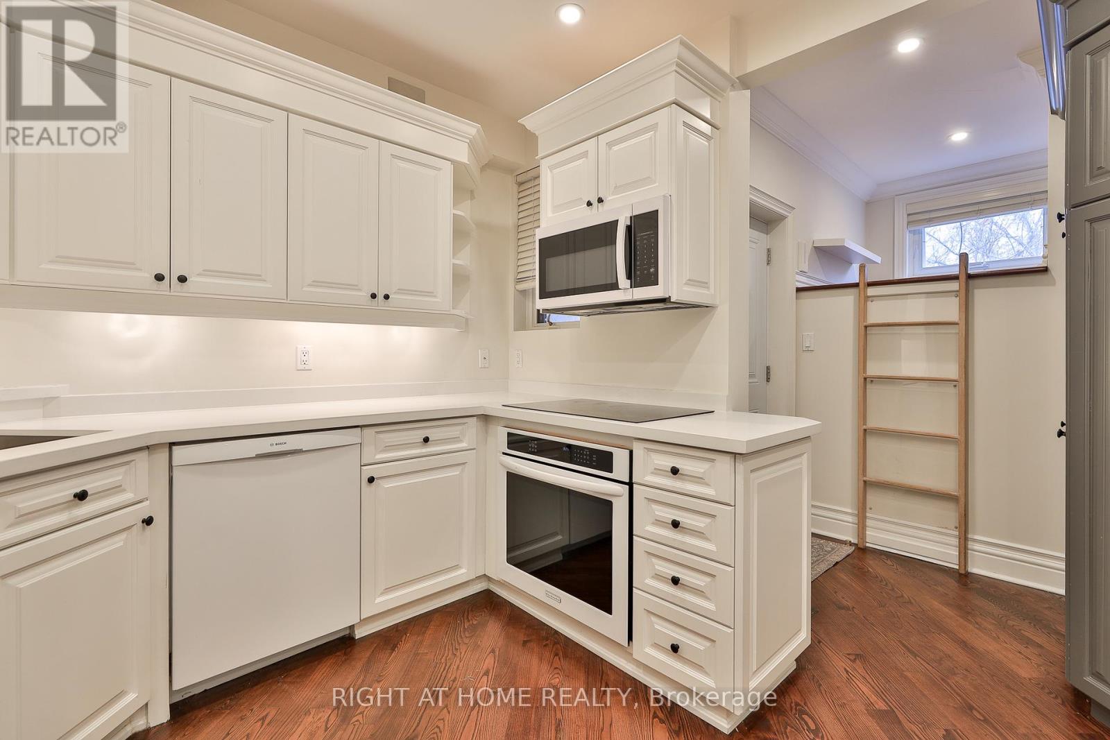 Main - 119 Chaplin Crescent, Toronto, Ontario  M5P 1A6 - Photo 8 - C12550256