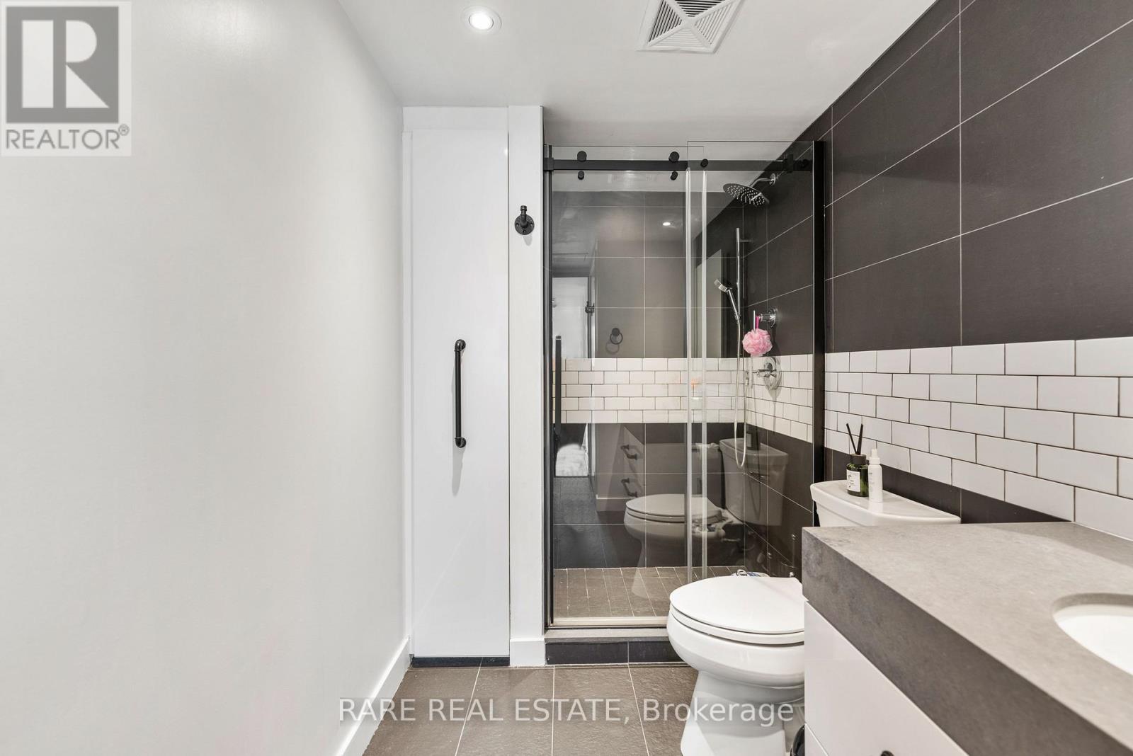 1008 - 75 Portland Street, Toronto, Ontario  M5V 2M9 - Photo 10 - C12550312