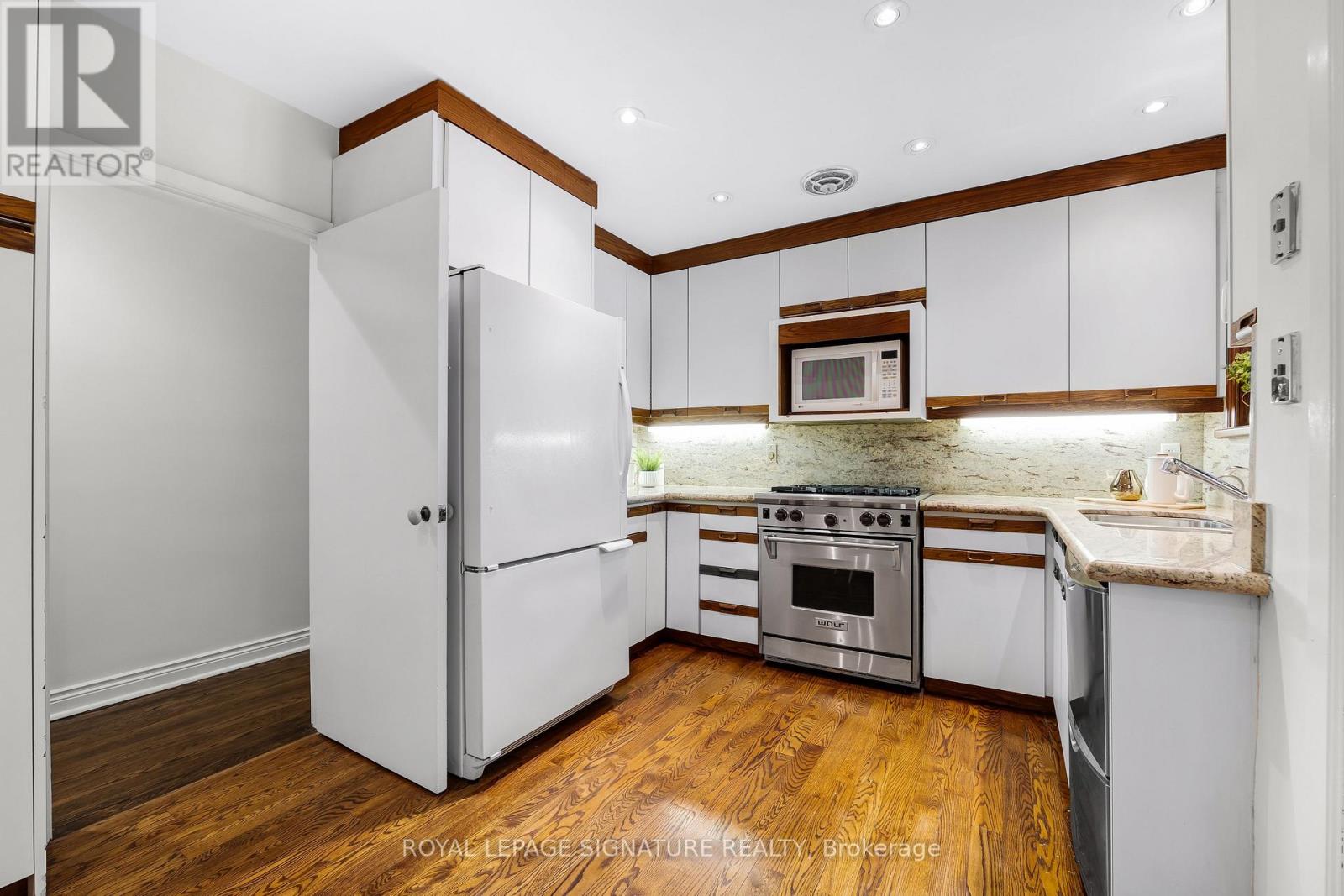 24 Ealing Drive, Toronto, Ontario M2L 2R5 - Photo 11 - C12550338