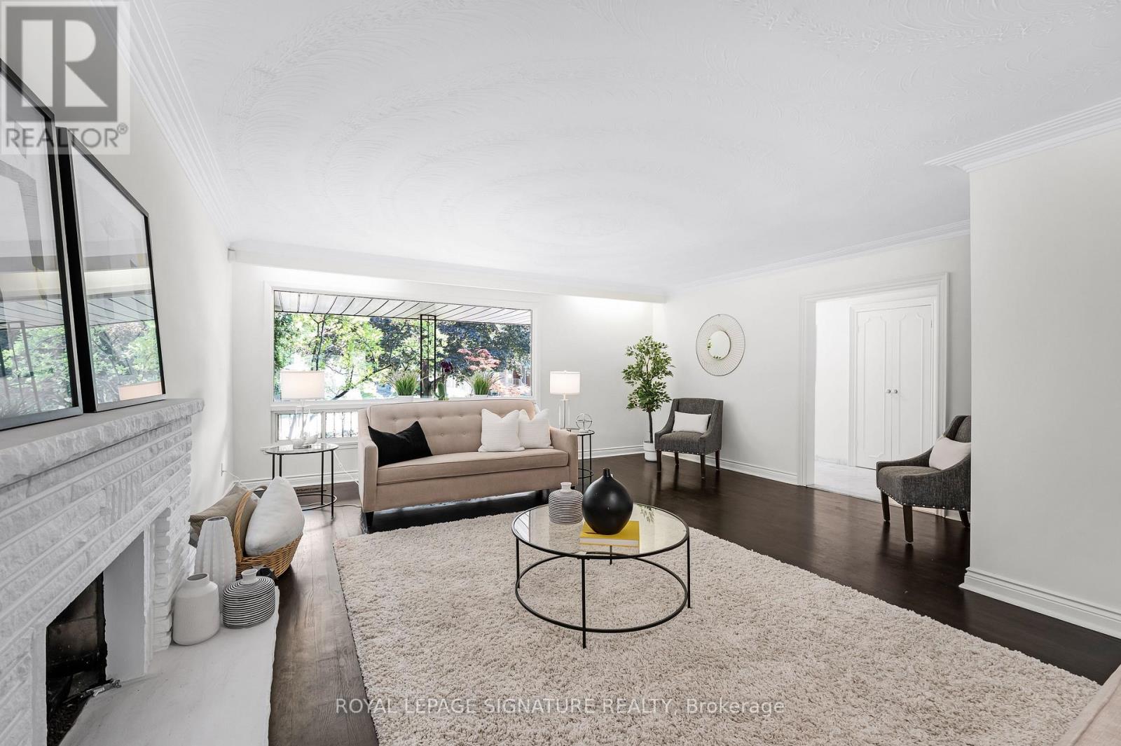 24 Ealing Drive, Toronto, Ontario M2L 2R5 - Photo 6 - C12550338