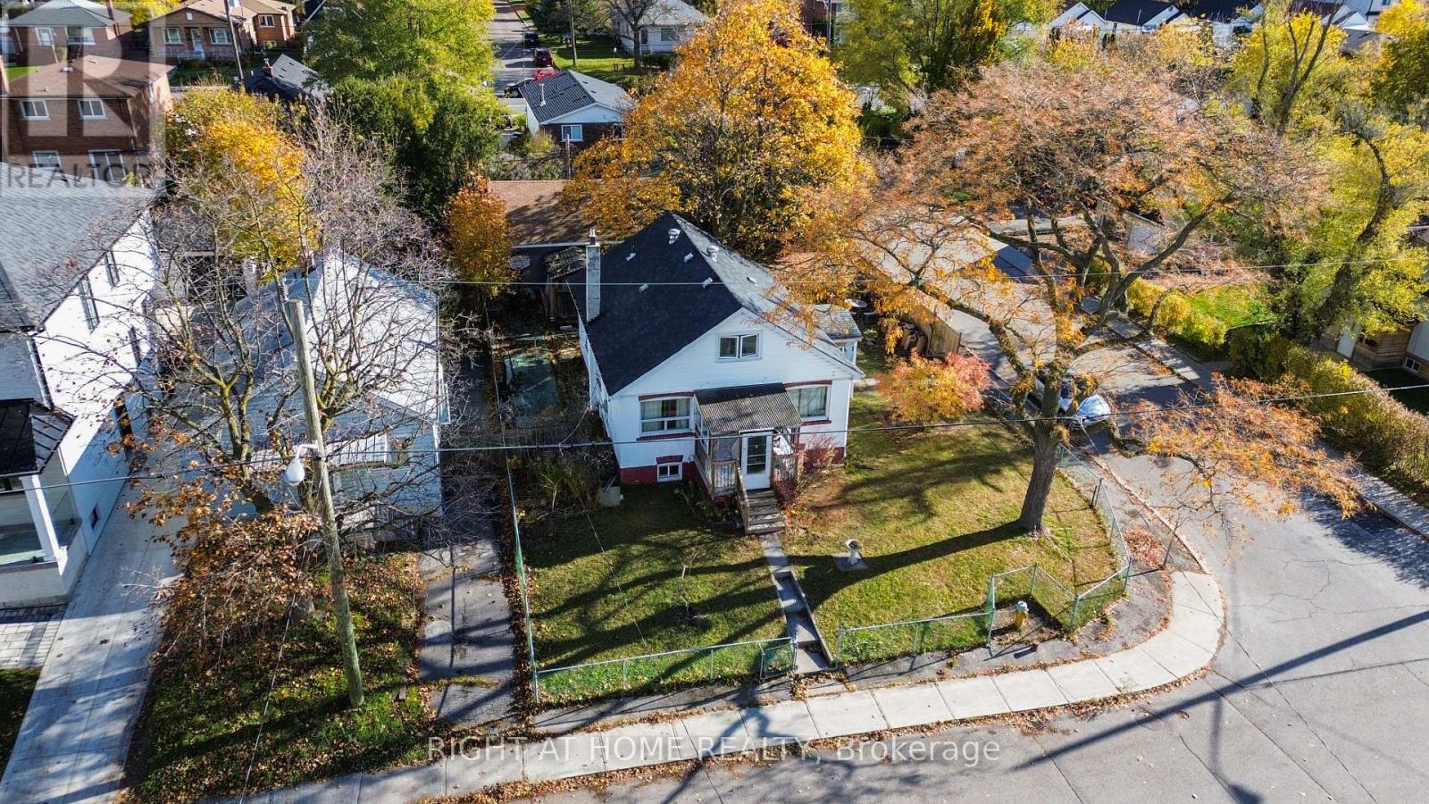 41 Bexhill Avenue, Toronto, Ontario  M1L 3B7 - Photo 4 - E12527524