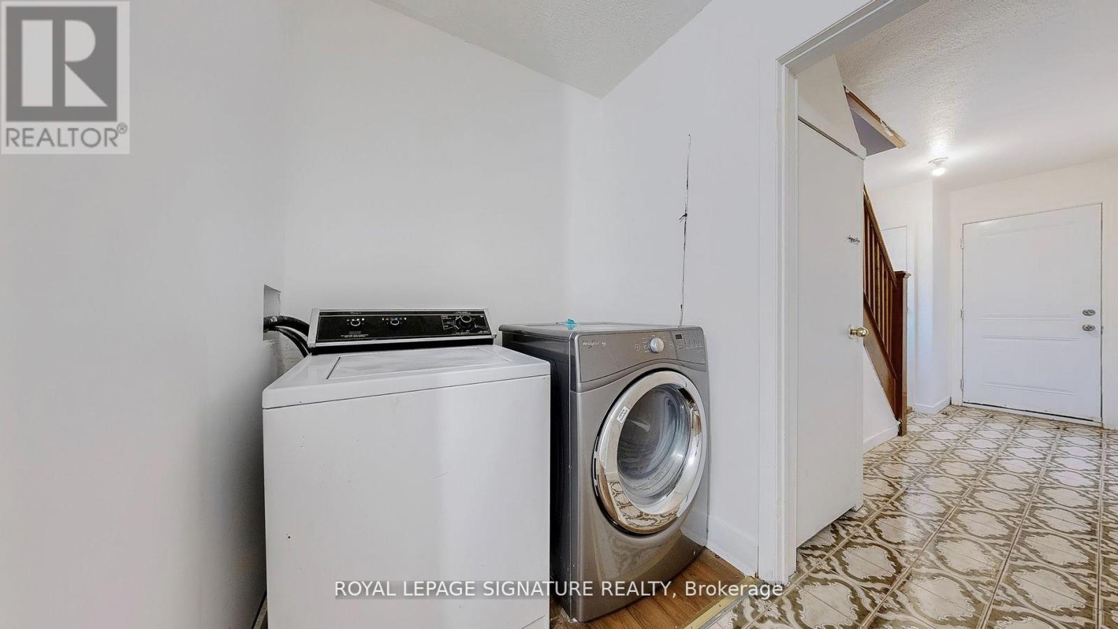 1130 Woodbine Avenue, Toronto, Ontario  M4C 4C8 - Photo 26 - E12550290