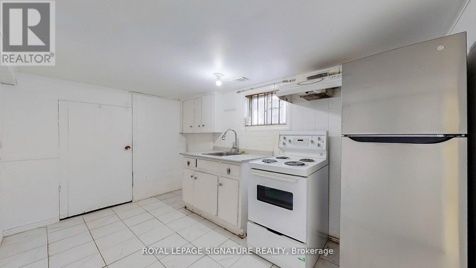 1130 Woodbine Avenue, Toronto, Ontario  M4C 4C8 - Photo 32 - E12550290