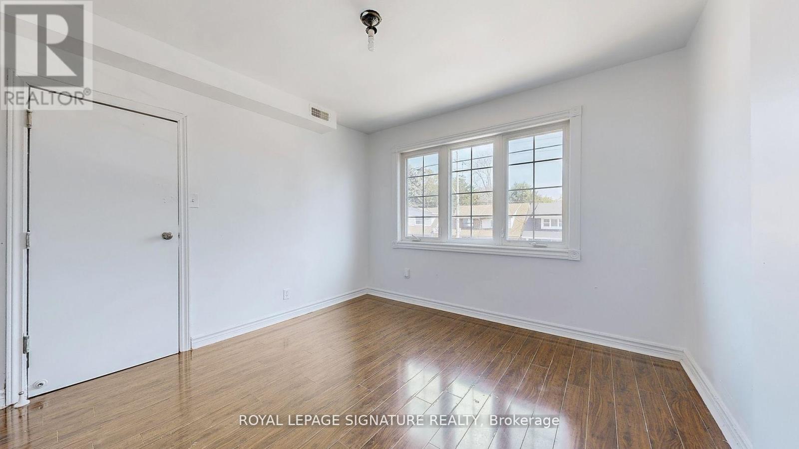 1130 Woodbine Avenue, Toronto, Ontario  M4C 4C8 - Photo 9 - E12550290