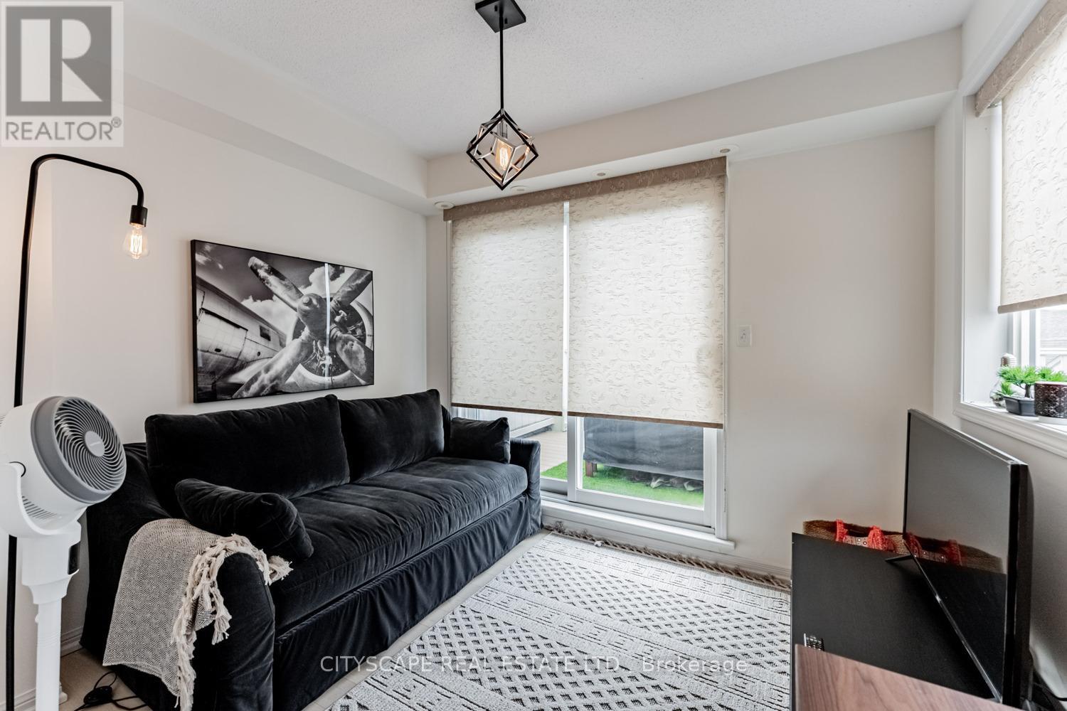 3 - 700 Neighbourhood Circle, Mississauga, Ontario  L5B 0A6 - Photo 18 - W12531782