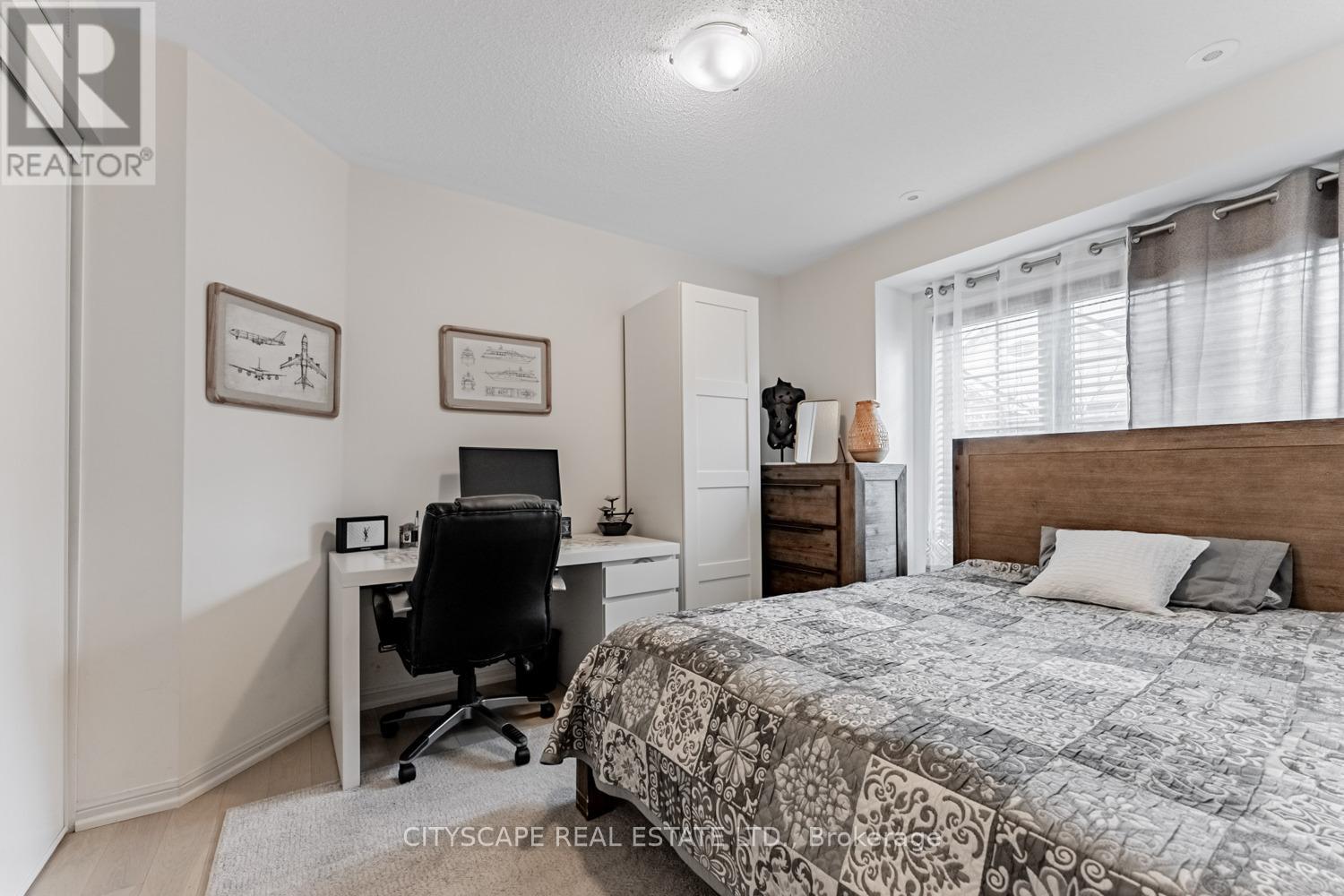 3 - 700 Neighbourhood Circle, Mississauga, Ontario  L5B 0A6 - Photo 10 - W12531782