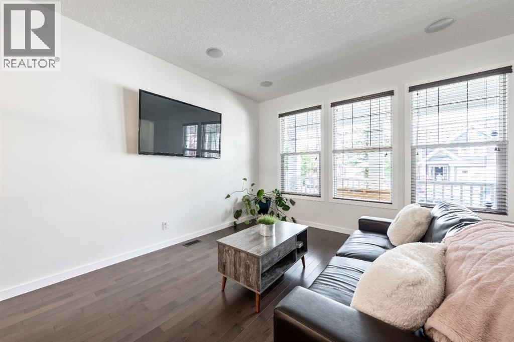 773 River Heights Crescent, Cochrane, Alberta  T4C 0S2 - Photo 5 - A2264865