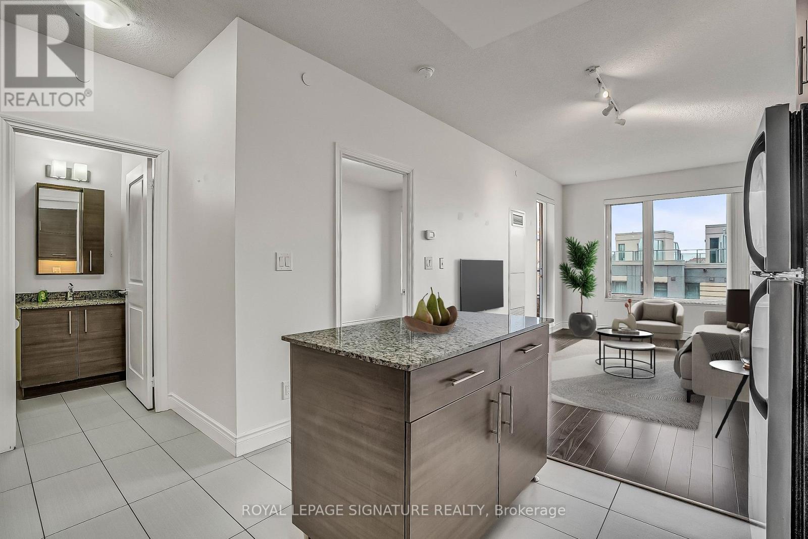 520 - 277 South Park Road, Markham, Ontario  L3T 0B7 - Photo 10 - N12550276