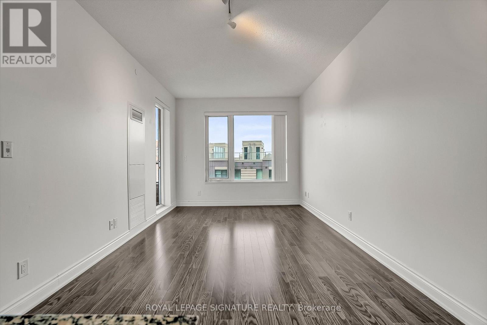 520 - 277 South Park Road, Markham, Ontario  L3T 0B7 - Photo 13 - N12550276