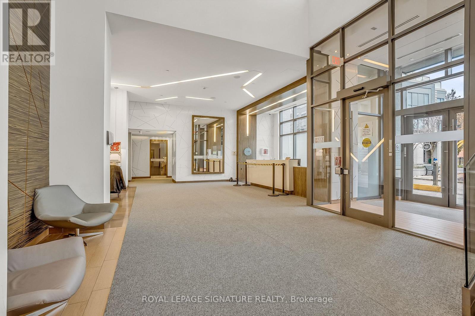 520 - 277 South Park Road, Markham, Ontario  L3T 0B7 - Photo 3 - N12550276