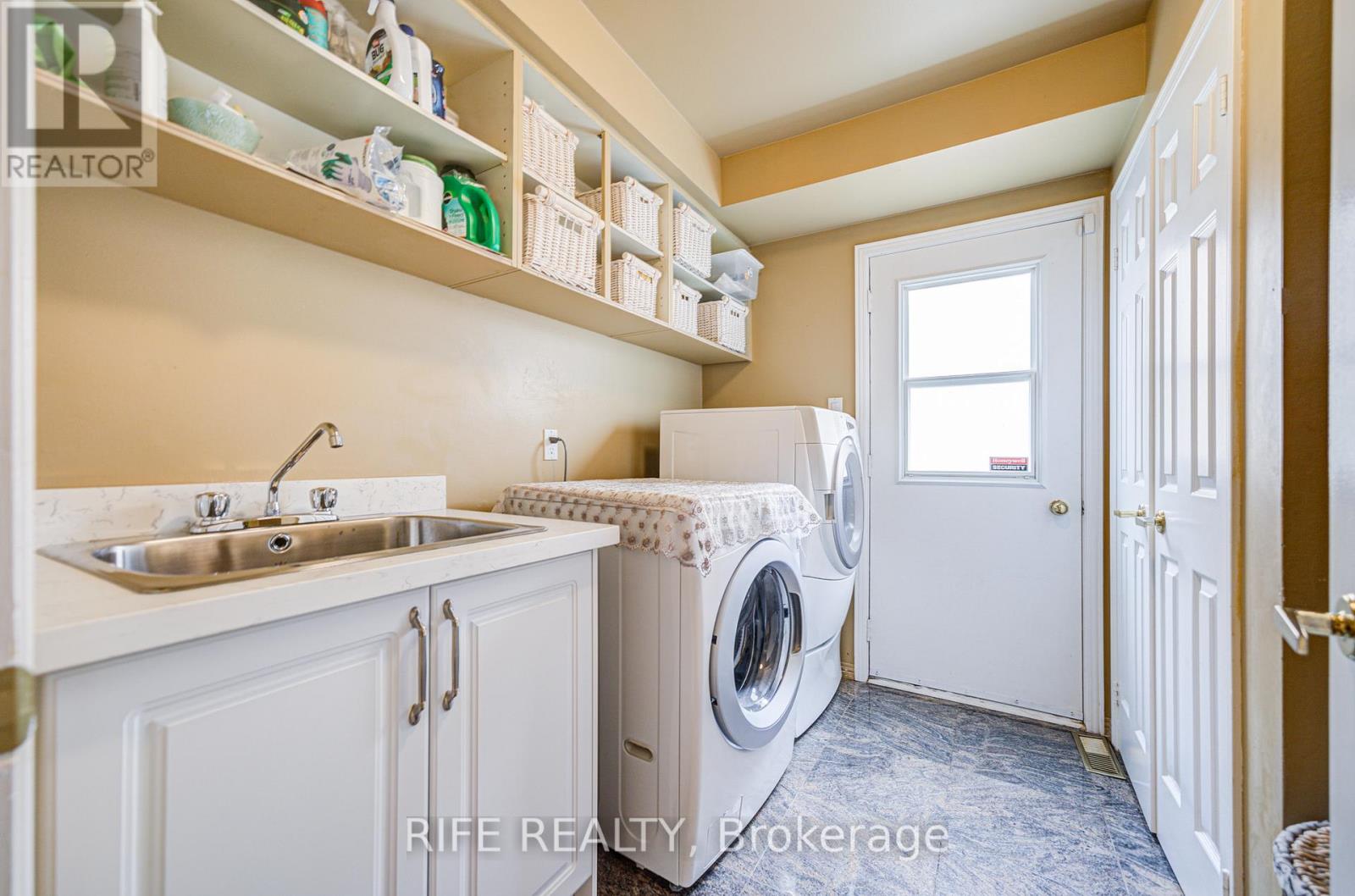 22 Chambery Crescent, Markham, Ontario  L3R 6L5 - Photo 11 - N12550304