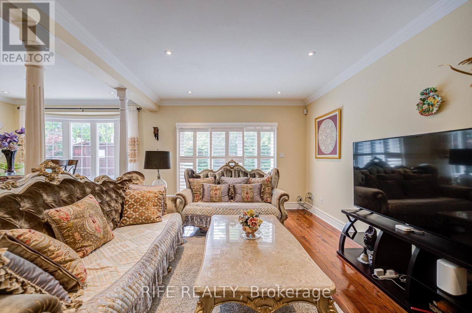 22 Chambery Crescent, Markham, Ontario  L3R 6L5 - Photo 13 - N12550304