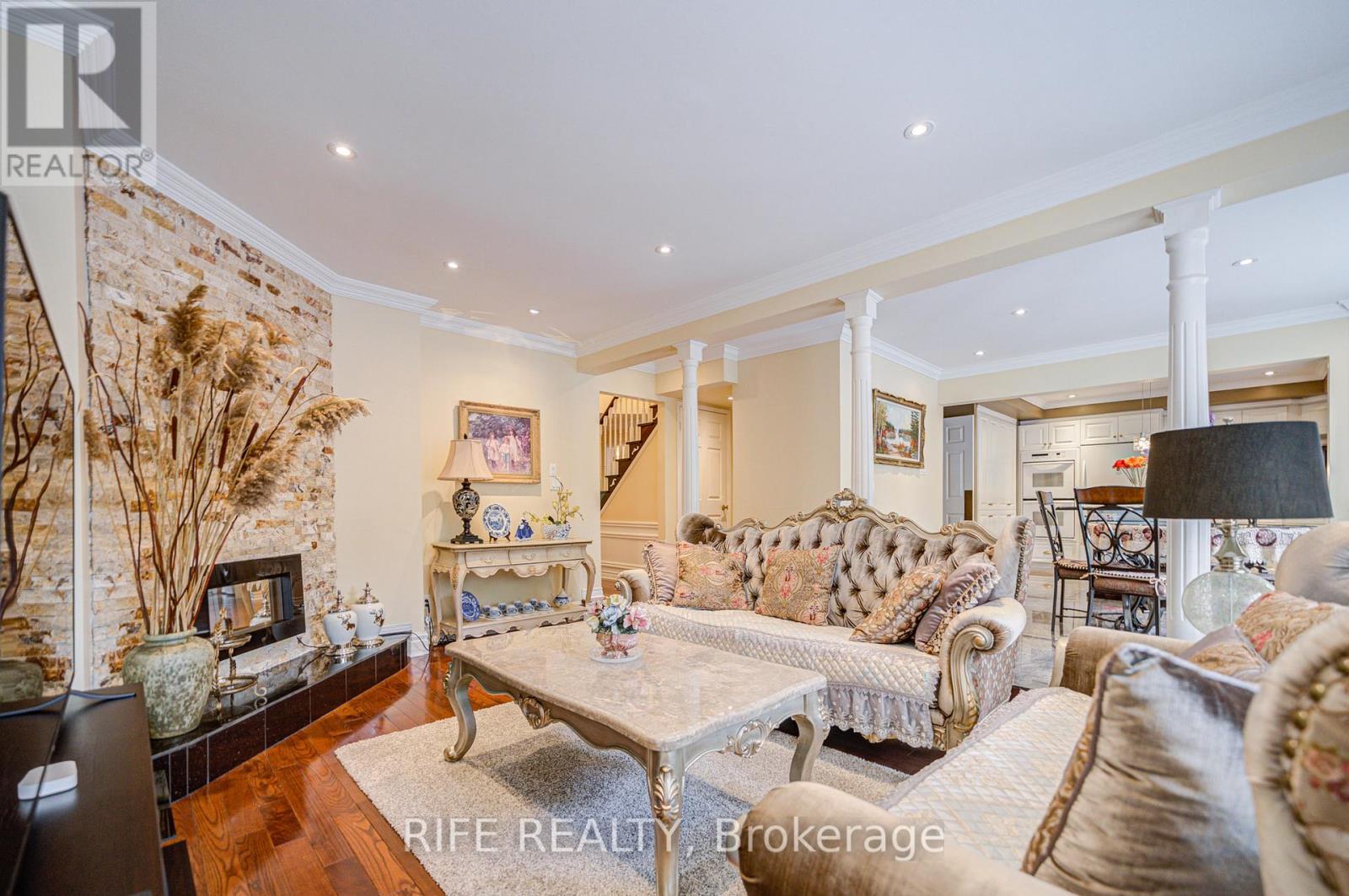 22 Chambery Crescent, Markham, Ontario  L3R 6L5 - Photo 14 - N12550304