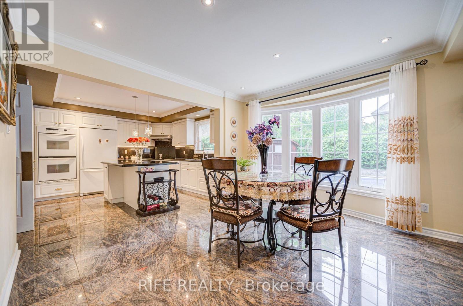 22 Chambery Crescent, Markham, Ontario  L3R 6L5 - Photo 16 - N12550304