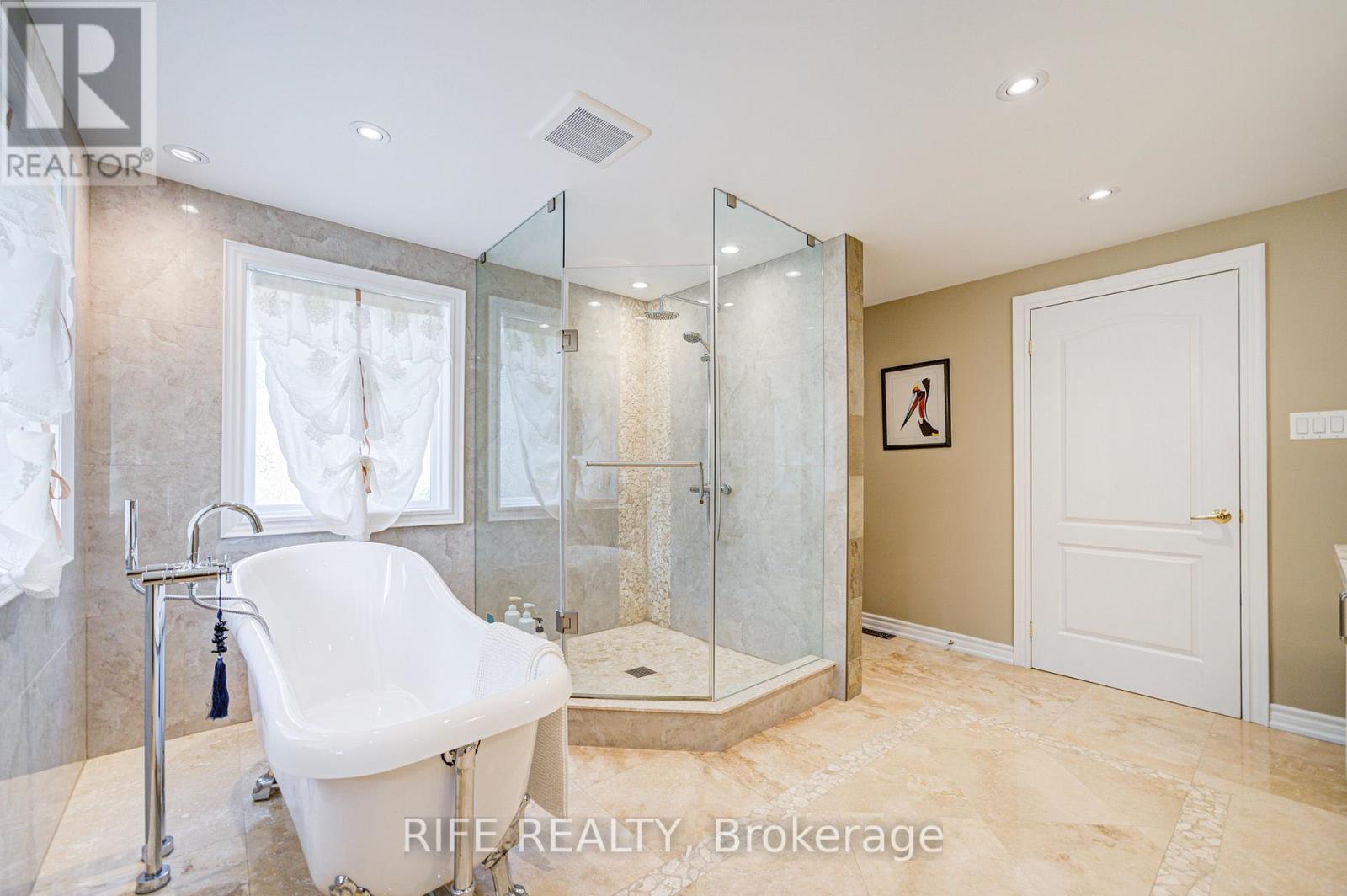 22 Chambery Crescent, Markham, Ontario  L3R 6L5 - Photo 27 - N12550304