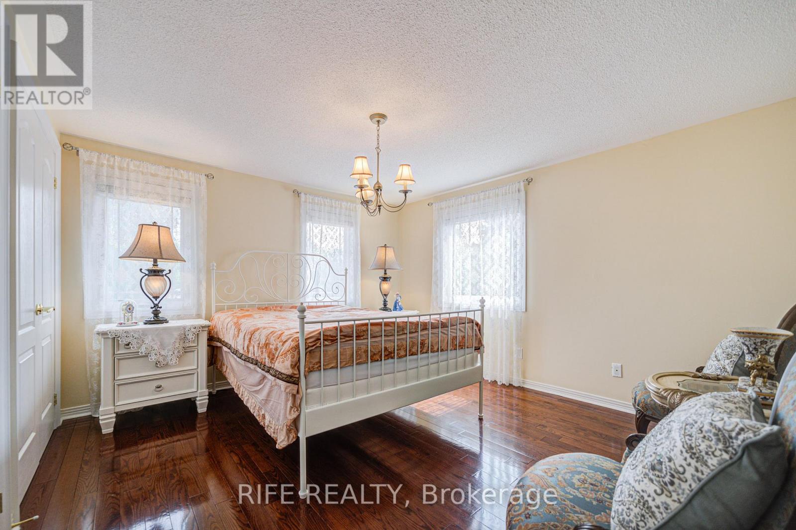 22 Chambery Crescent, Markham, Ontario  L3R 6L5 - Photo 32 - N12550304