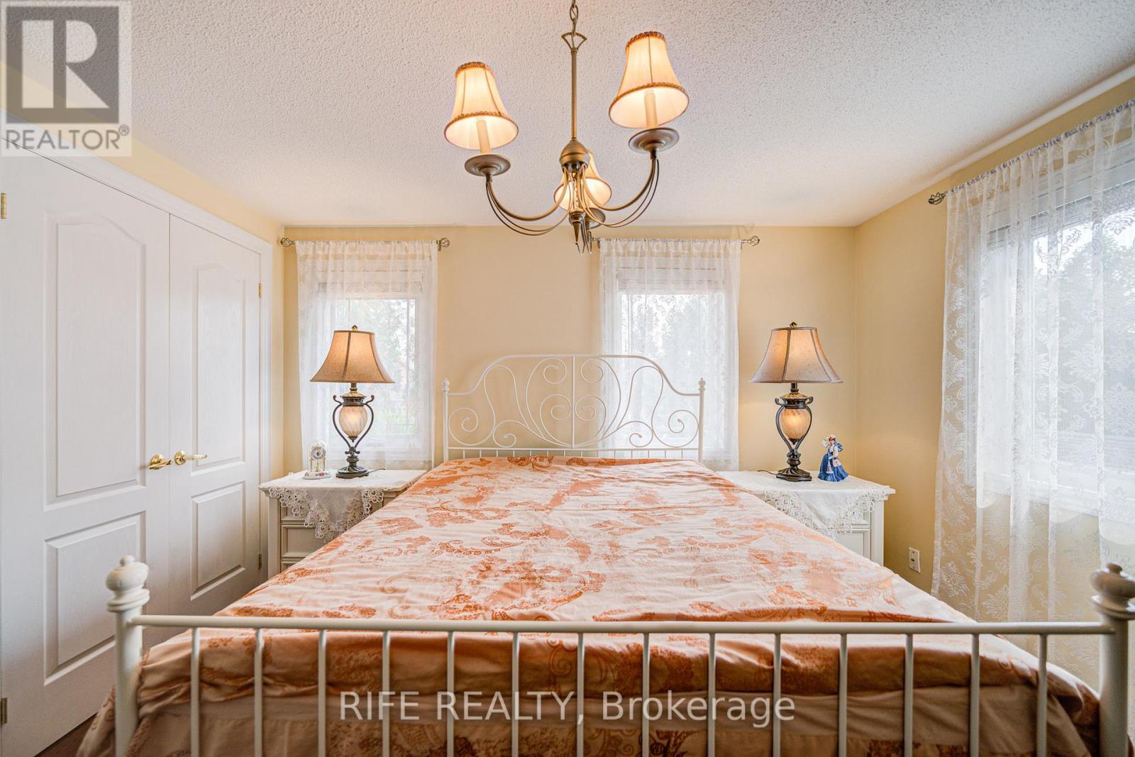 22 Chambery Crescent, Markham, Ontario  L3R 6L5 - Photo 33 - N12550304