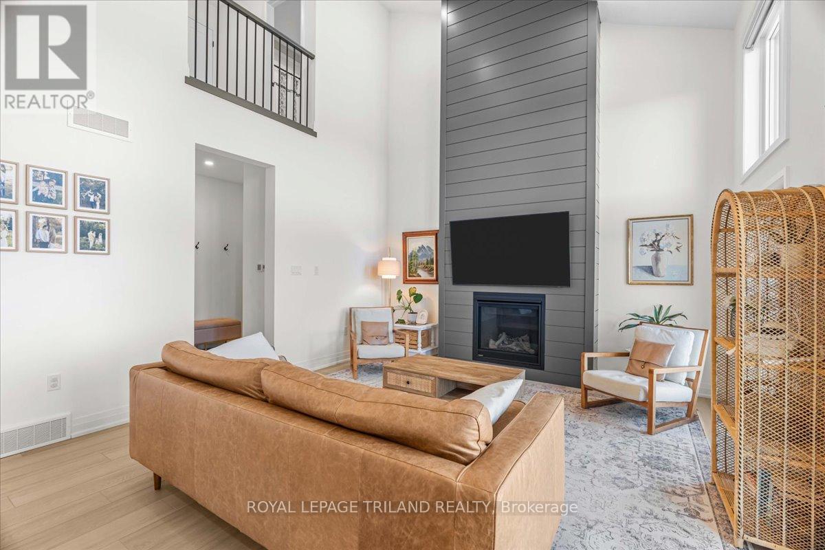 662 Ketter Way, Plympton-Wyoming, Ontario  N0N 1T0 - Photo 10 - X12550384