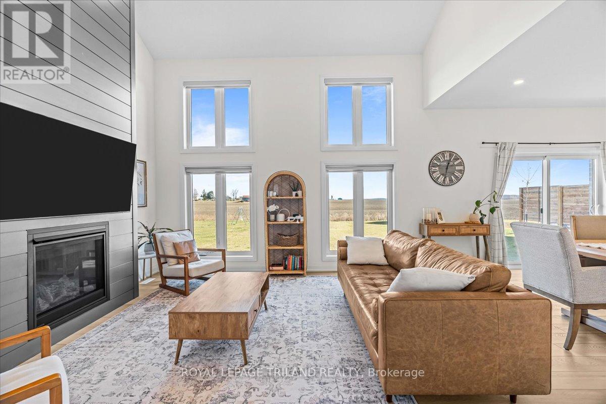 662 Ketter Way, Plympton-Wyoming, Ontario  N0N 1T0 - Photo 13 - X12550384