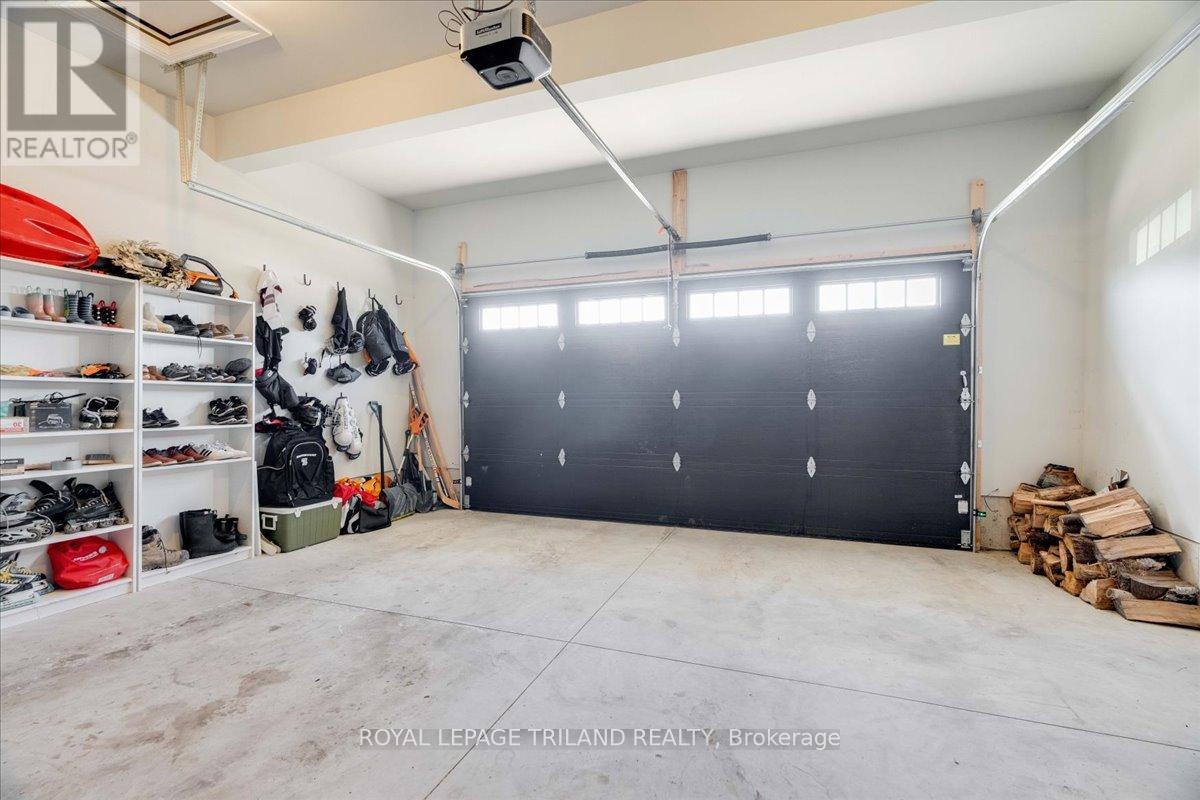 662 Ketter Way, Plympton-Wyoming, Ontario  N0N 1T0 - Photo 34 - X12550384