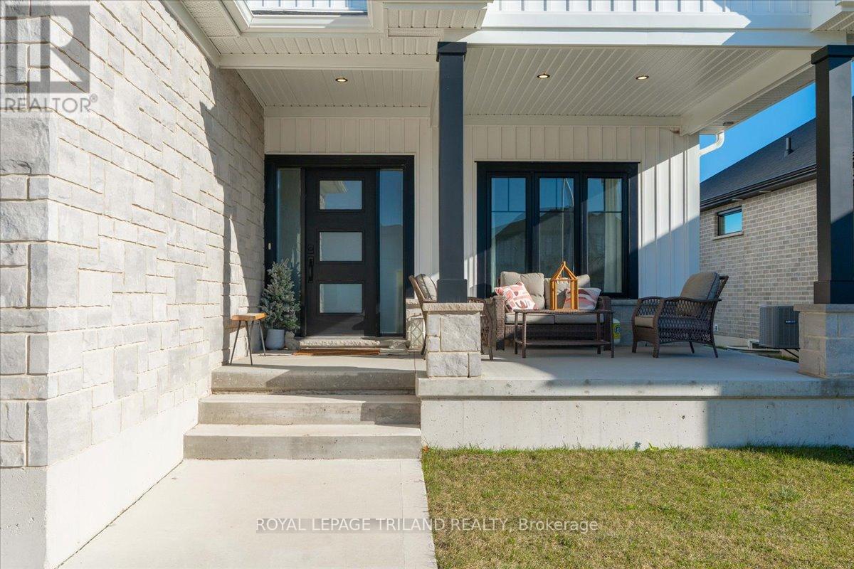 662 Ketter Way, Plympton-Wyoming, Ontario  N0N 1T0 - Photo 36 - X12550384