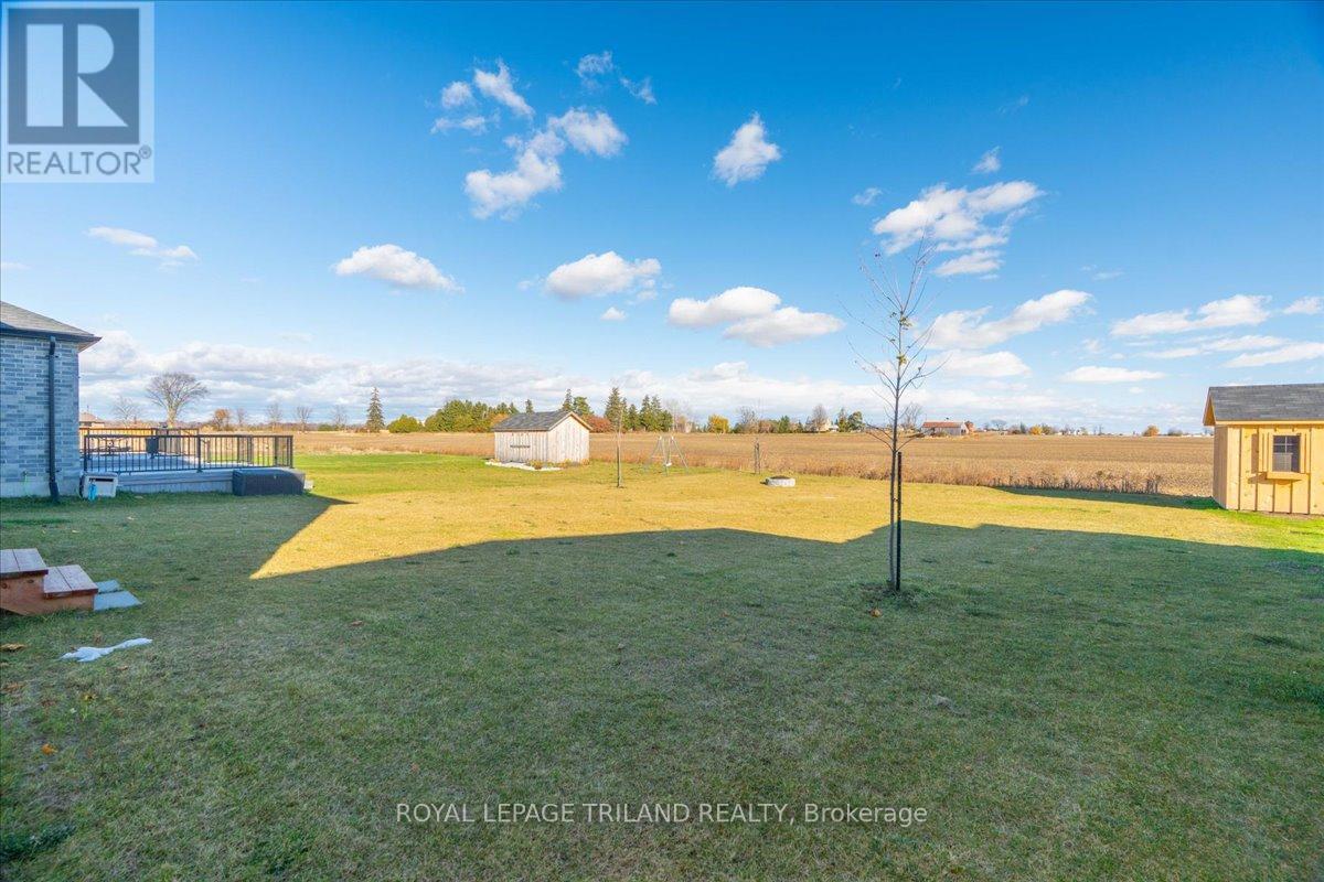 662 Ketter Way, Plympton-Wyoming, Ontario  N0N 1T0 - Photo 38 - X12550384