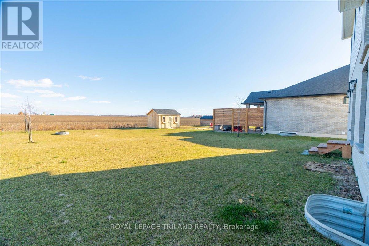 662 Ketter Way, Plympton-Wyoming, Ontario  N0N 1T0 - Photo 40 - X12550384