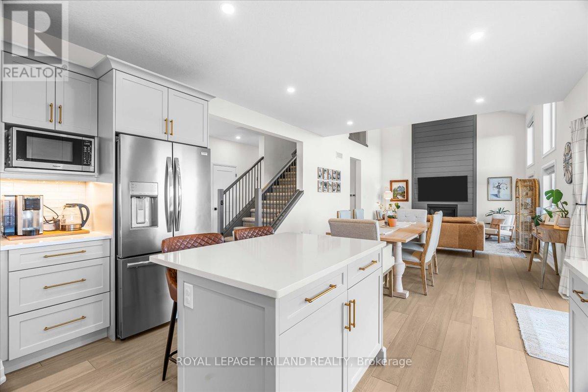 662 Ketter Way, Plympton-Wyoming, Ontario  N0N 1T0 - Photo 9 - X12550384