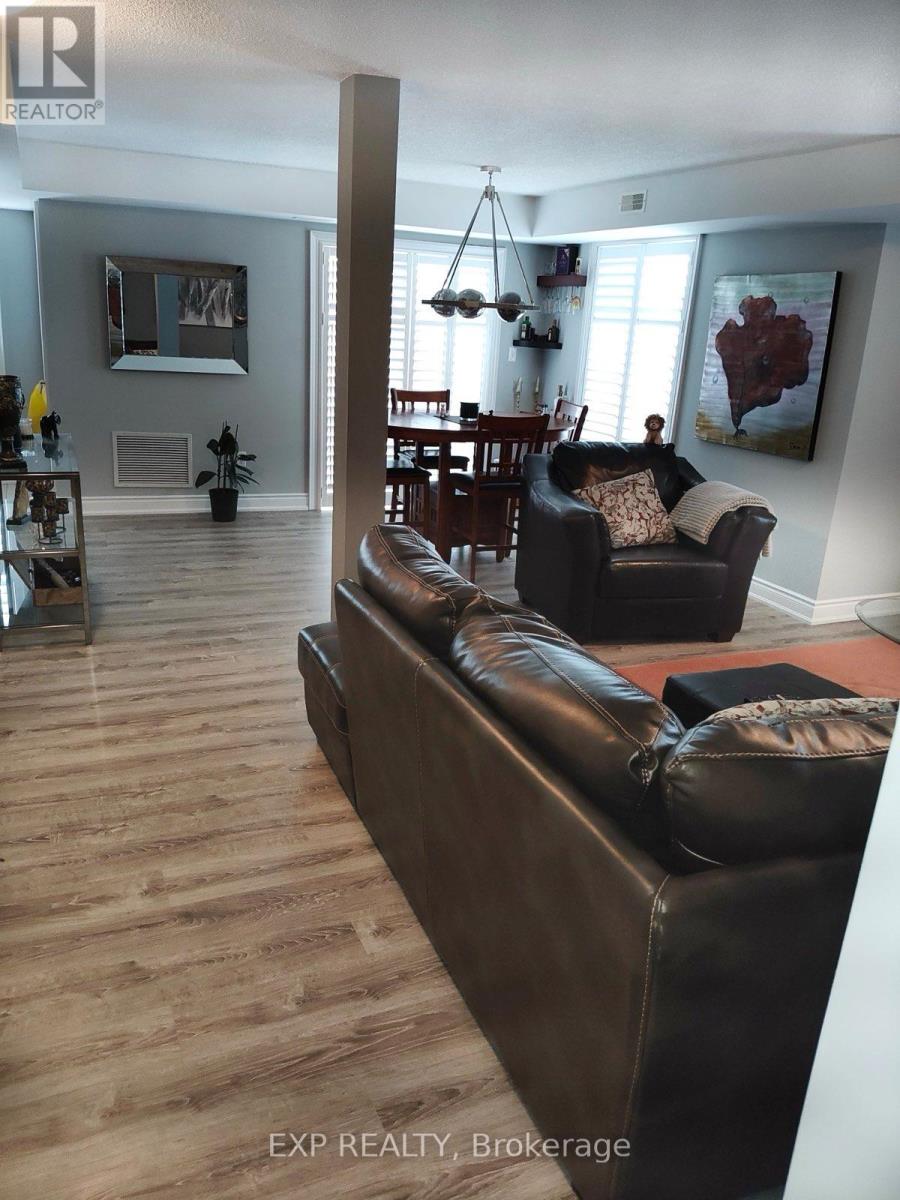 3 - 33 Madelaine Drive, Barrie, Ontario  L9J 0G8 - Photo 3 - S12550334